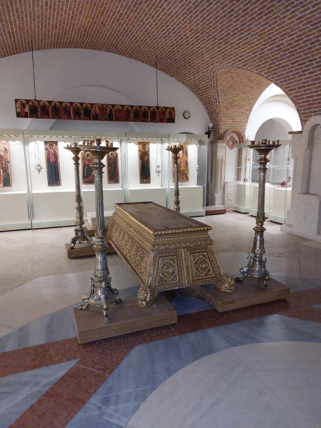 Vechiul Baldachin al Sfintei Parascheva