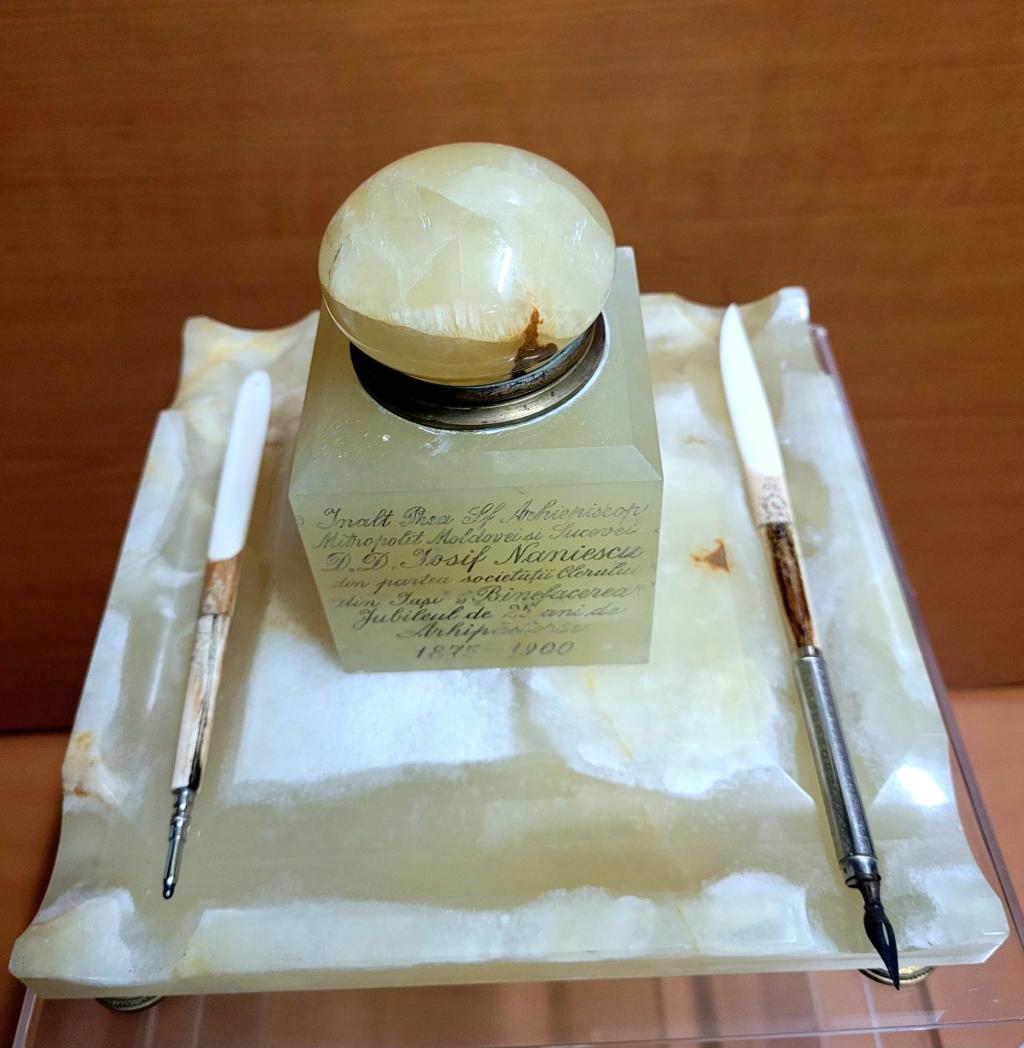 Trusă de scris primită de Mitropolitul Iosif Naniescu