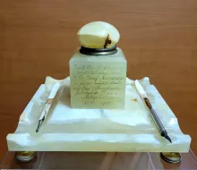 Trusă de scris primită de Mitropolitul Iosif Naniescu